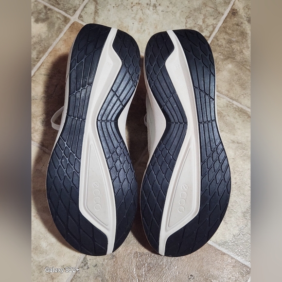 ECCO BIOM 2.2 TRAINERS GOLD. Size 7 - 7.5 - Picture 8 of 10